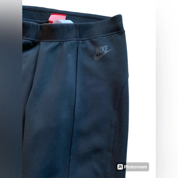 Nike Women’s Jogger Pant - Picture 3 of 6